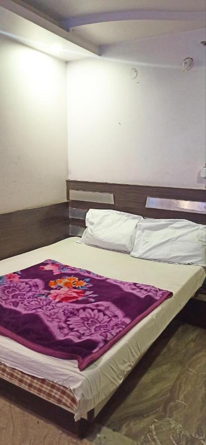 Hotel Odeon Continental New Delhi Exterior photo